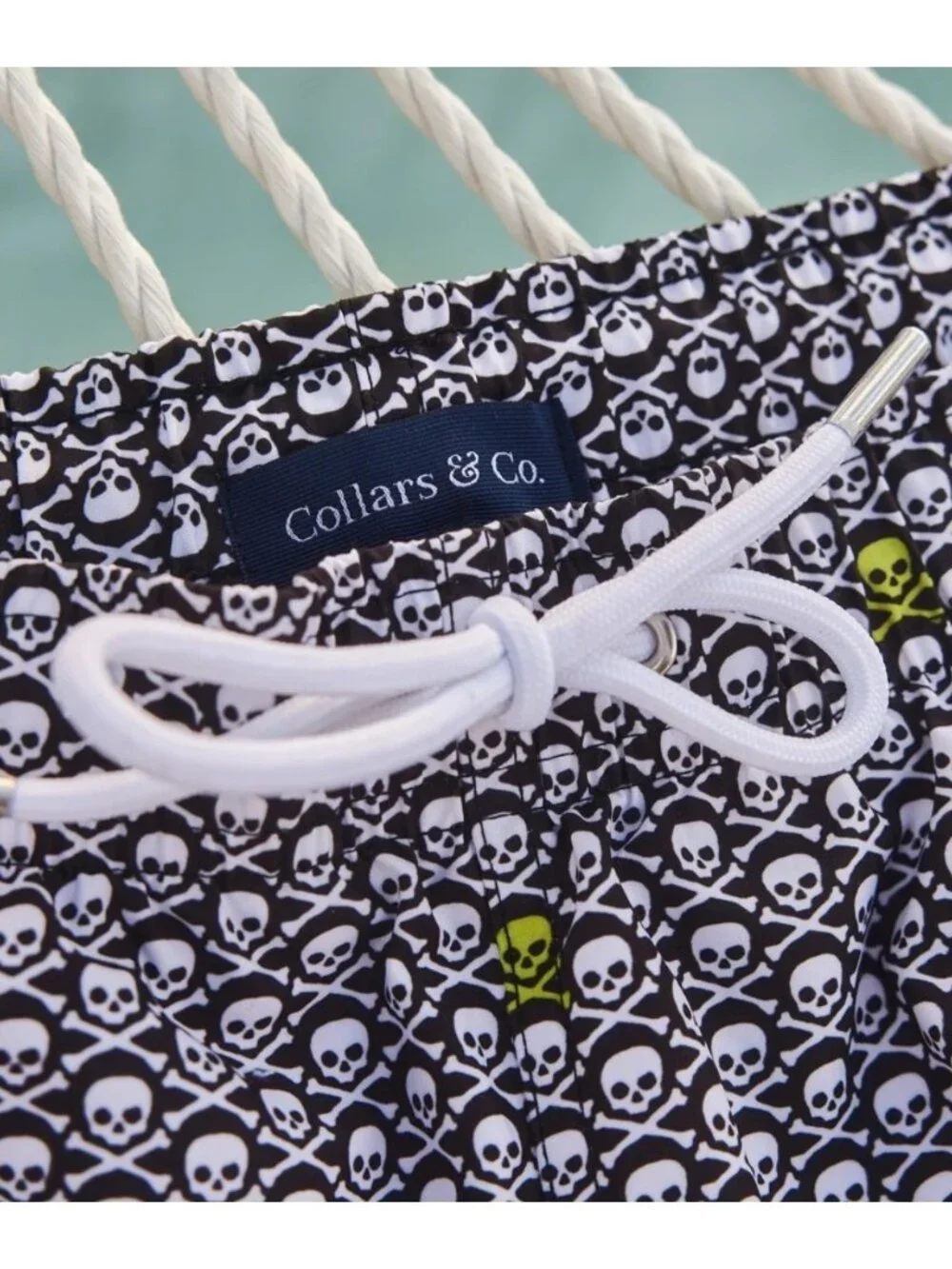 Collars and Co Skull Mens Medium Swim Stretch Waist Rivera Trunks Pocket Black